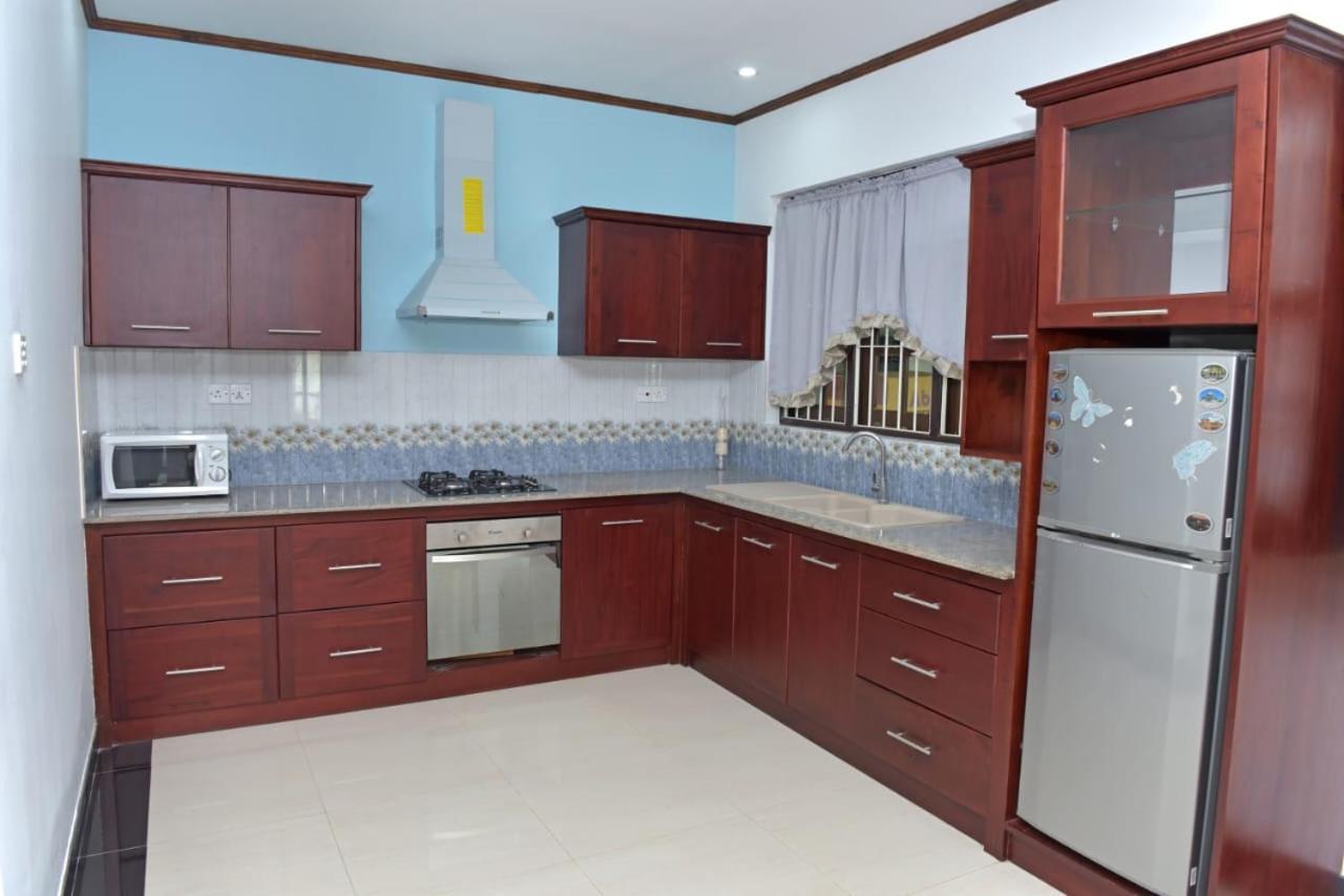 Sri Ra'Anana Villa Маравила Екстериор снимка